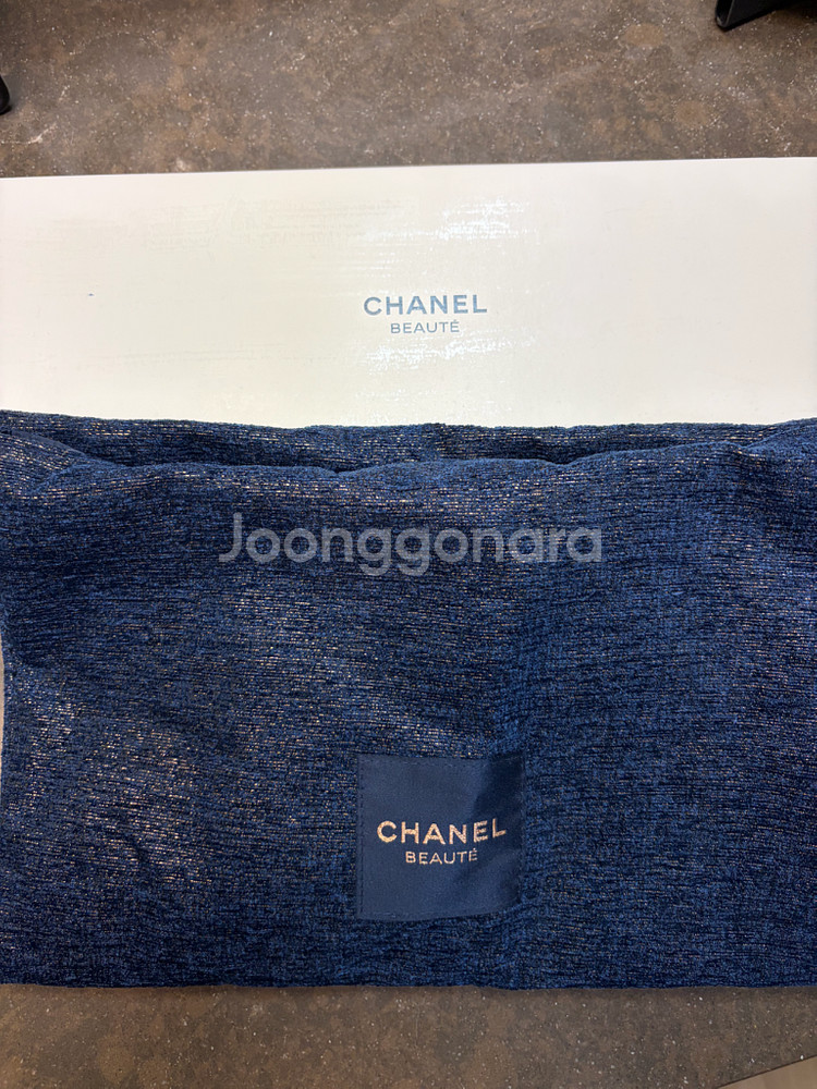 샤넬 뷰티 홀리데이 에코백 새상품--0