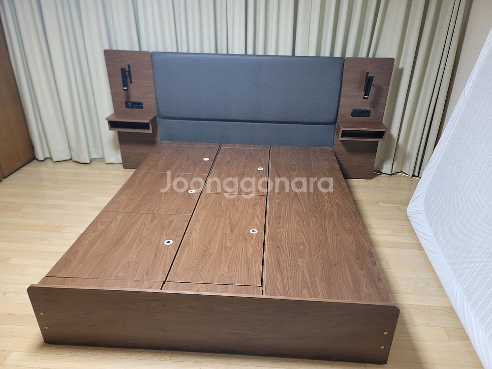 삼익가구 델루나 프리미엄 LED 빅수납 침대+협탁세트--2