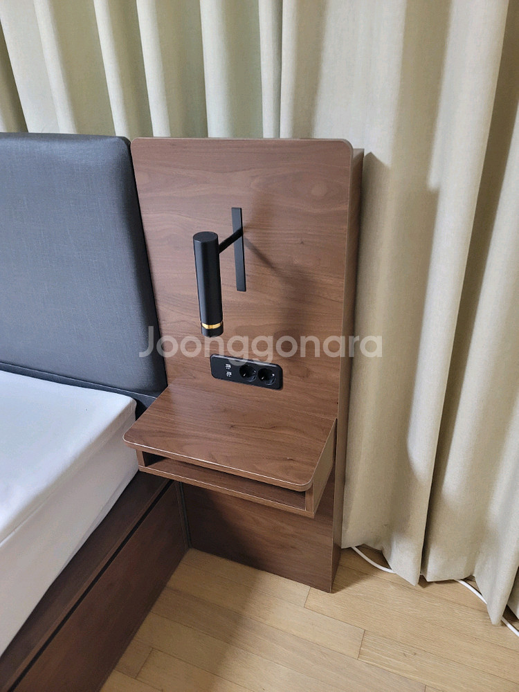 삼익가구 델루나 프리미엄 LED 빅수납 침대+협탁세트--3