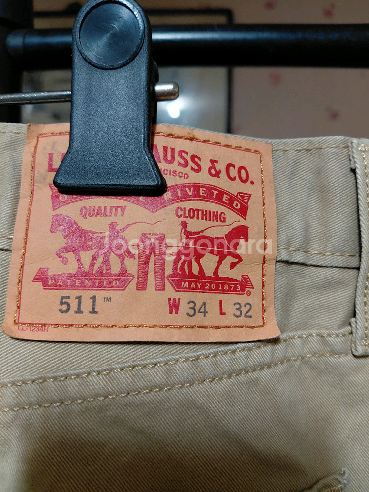 [리바이스511]슬림핏 화이트탭 치노 면바지 34사이즈--3