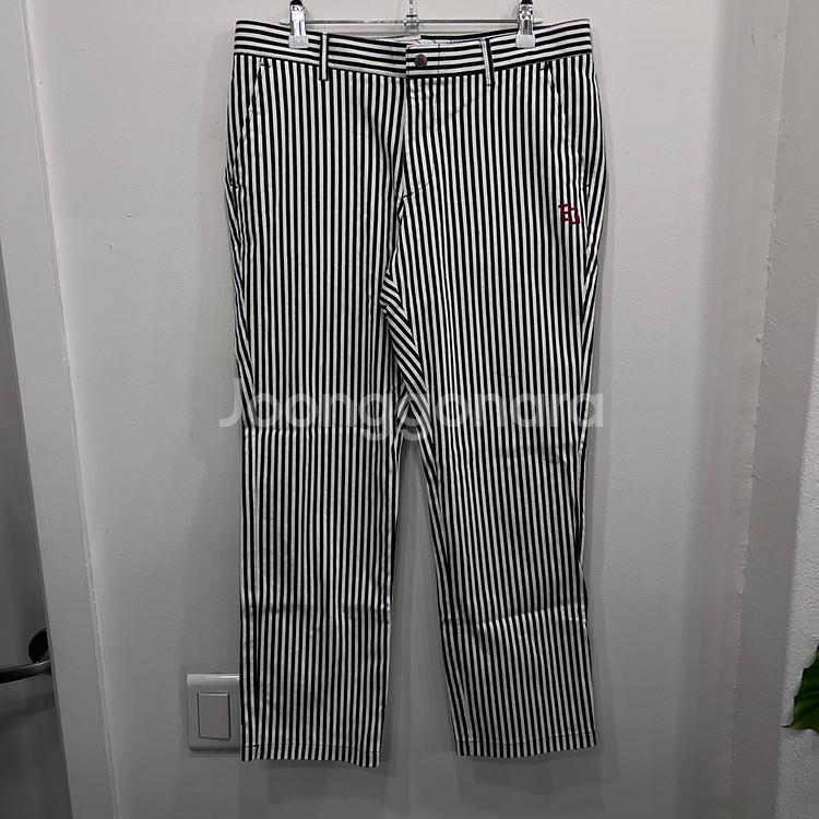 파리게이츠 흑백 스트라이프 코튼 바이커팬츠--1