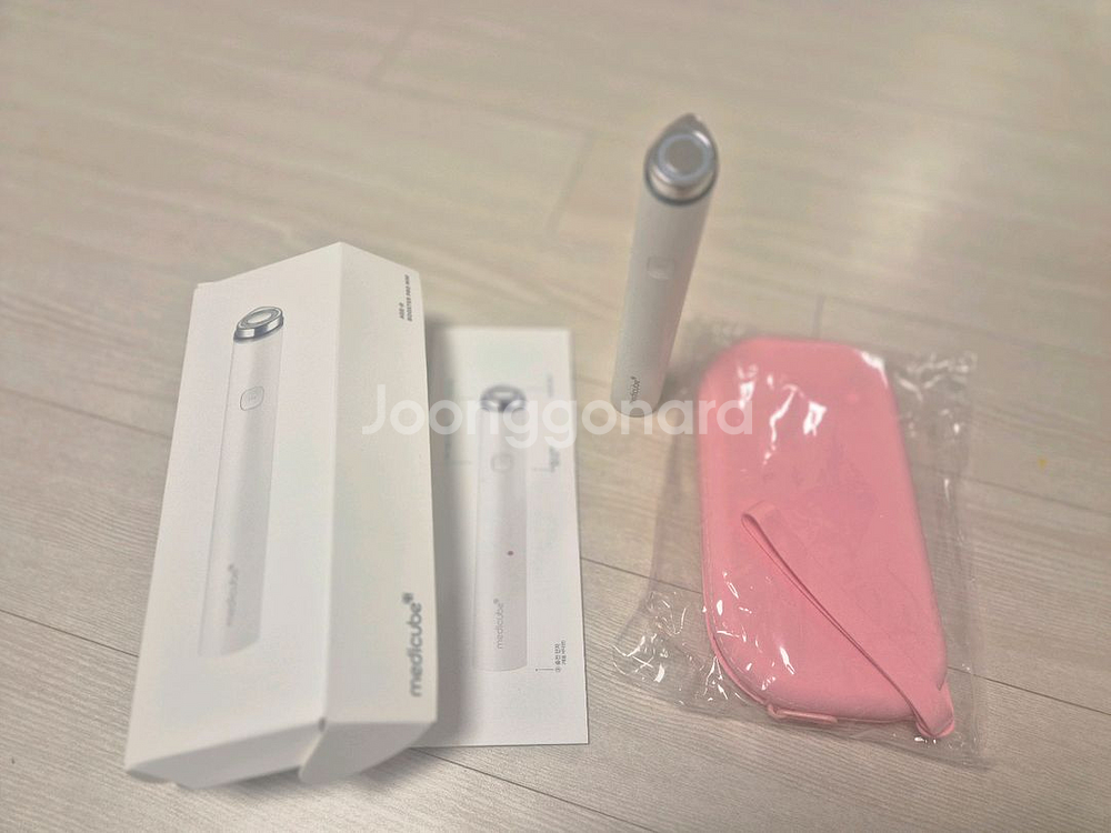 메디큐브 부스터프로 미니 새제품--0