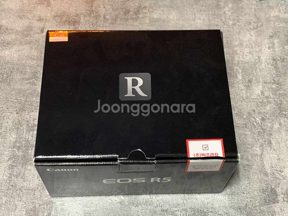 캐논 R5와 세로그립 BG-R10 판매합니다.--0