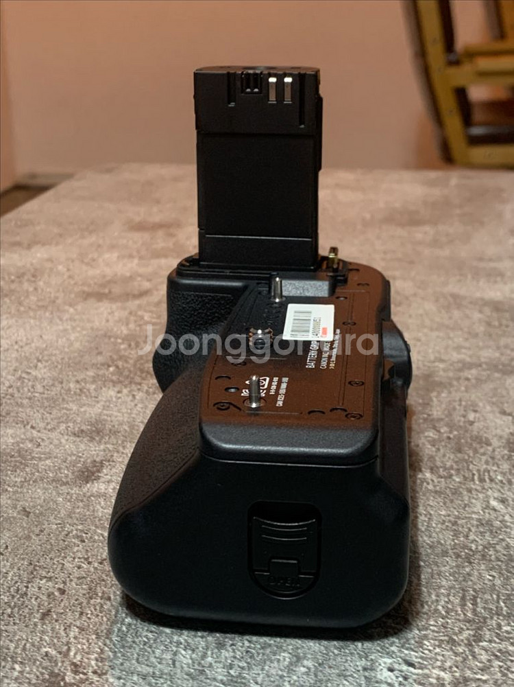 캐논 R5와 세로그립 BG-R10 판매합니다.--8