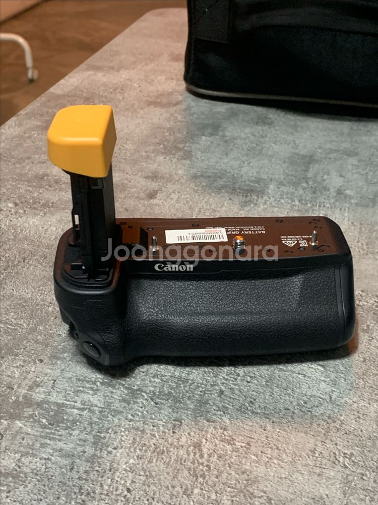 캐논 R5와 세로그립 BG-R10 판매합니다.--7