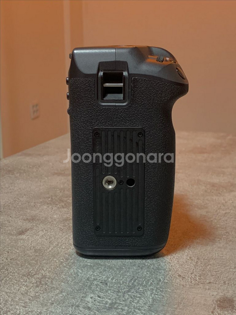 캐논 R5와 세로그립 BG-R10 판매합니다.--9