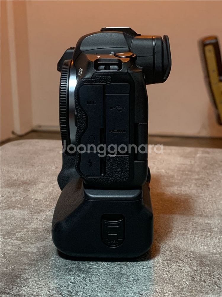 캐논 R5와 세로그립 BG-R10 판매합니다.--2