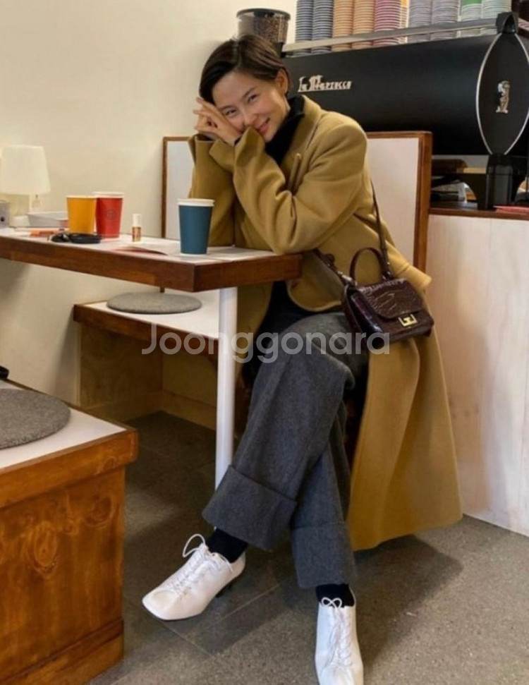 가격인하> 르메르 클래식 더비힐 화이트 새상품--1