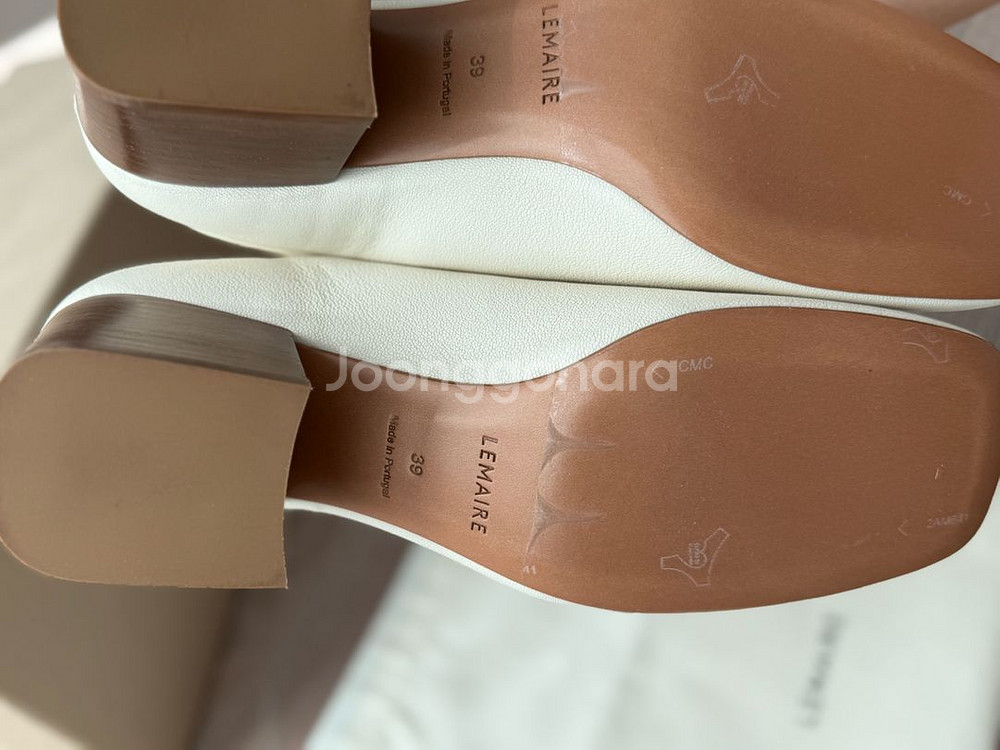 가격인하> 르메르 클래식 더비힐 화이트 새상품--4