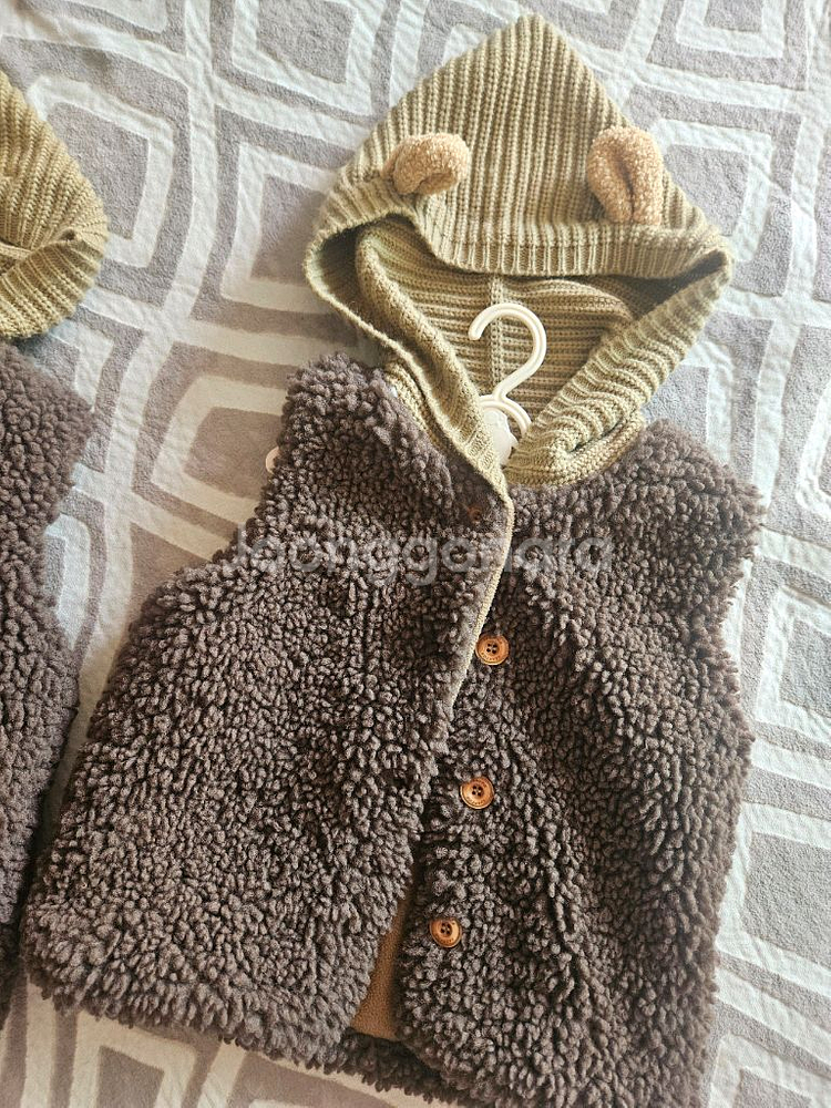 쌍둥이 곰돌이 후드 털조끼--1