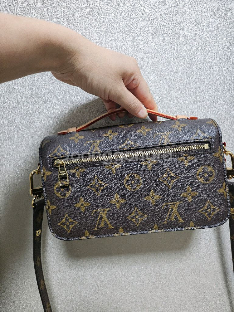 루이비통 포쉐트 메티스 이스트 웨스트 모노그램--4