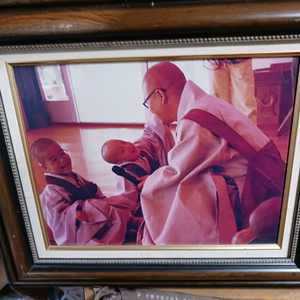 아이들 그림 전시용 액자 2개