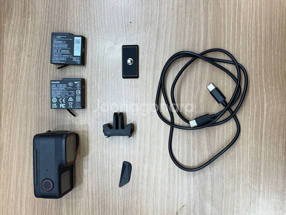 인스타360 Ace Pro 2--0