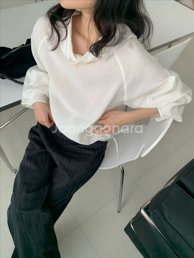 <새상품> 하이넥 블라우스 5color--3