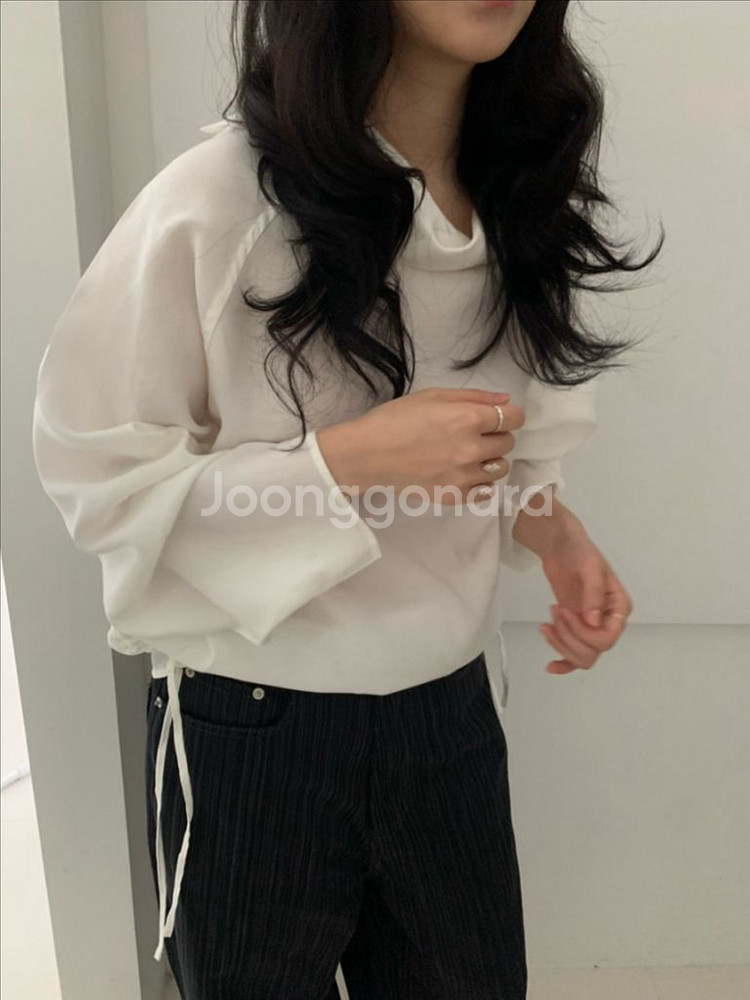 <새상품> 하이넥 블라우스 5color--1