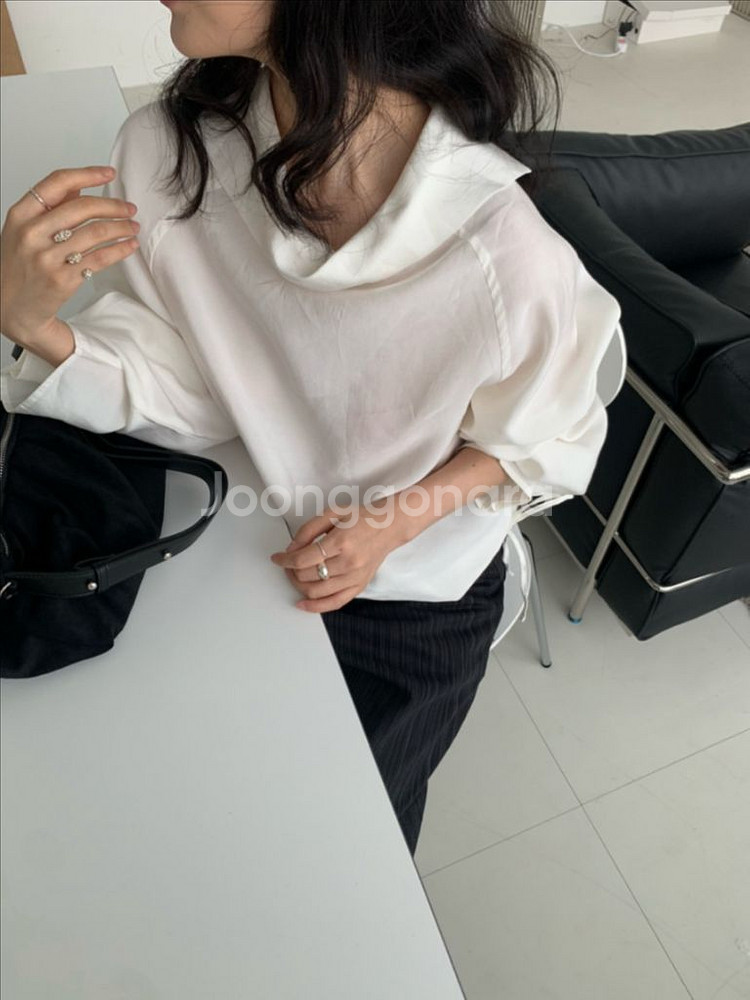 <새상품> 하이넥 블라우스 5color--0