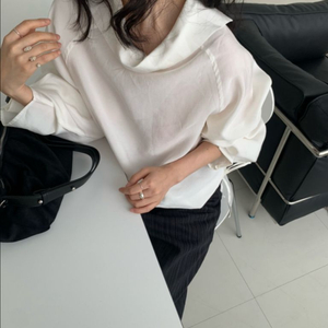 <새상품> 하이넥 블라우스 5color