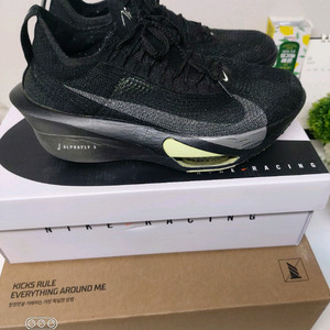 나이키 런닝화 270 정사이즈 상태 좋음 하자X