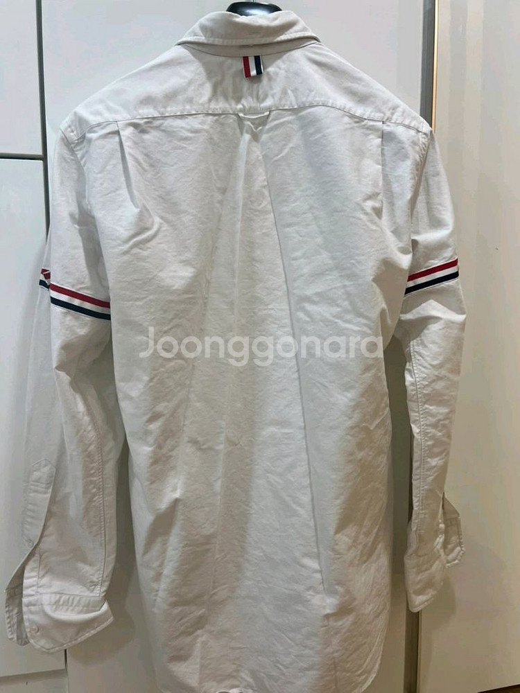 25fw 톰브라운 암밴드셔츠 4사이즈 (새상품급)--1