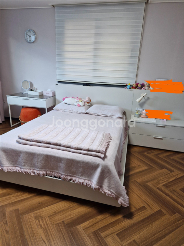 한샘 침대(매트리스 포함) + 협탁 세트--0