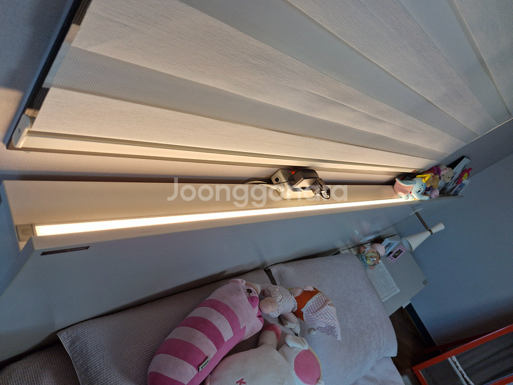 한샘 침대(매트리스 포함) + 협탁 세트--1