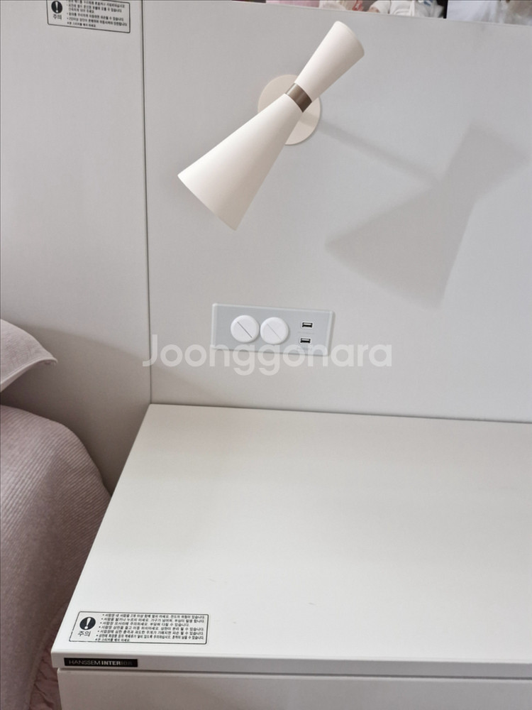 한샘 침대(매트리스 포함) + 협탁 세트--4