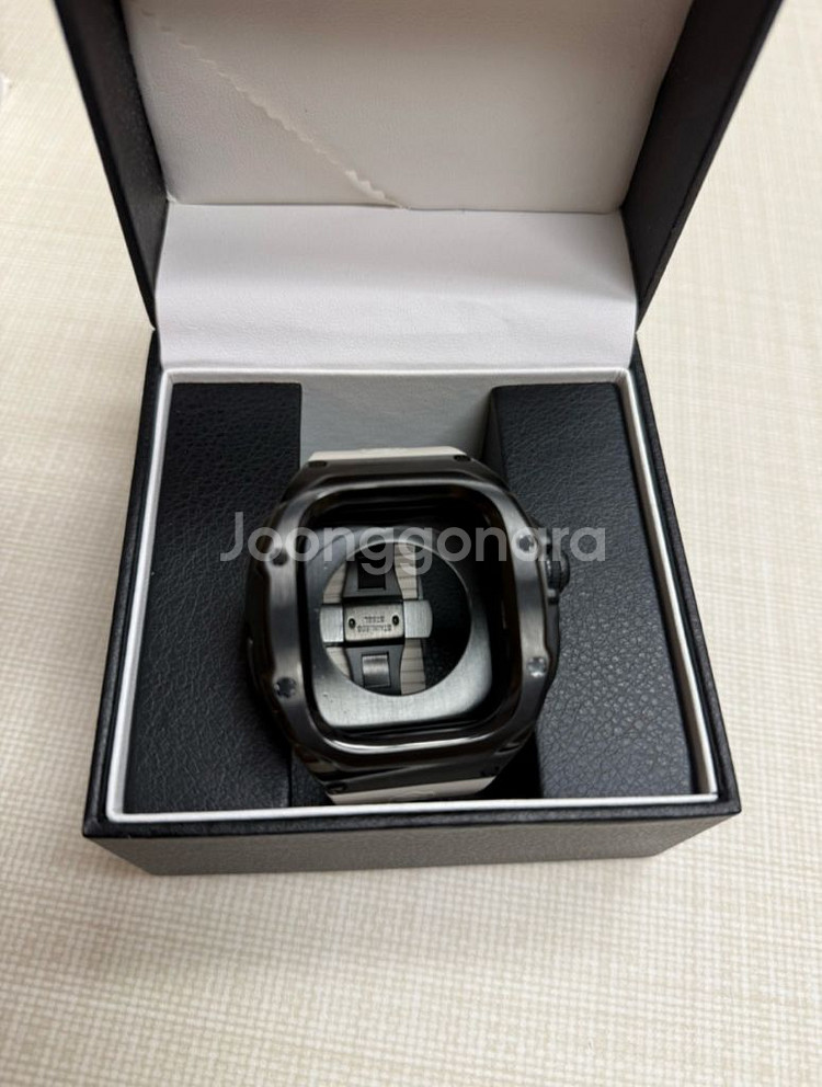 애플워치 울트라1,2 리차드밀 케이스 팝니다--0