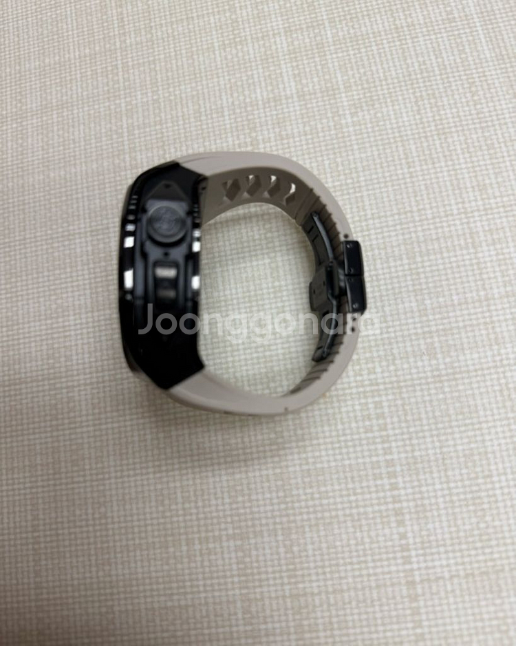 애플워치 울트라1,2 리차드밀 케이스 팝니다--2