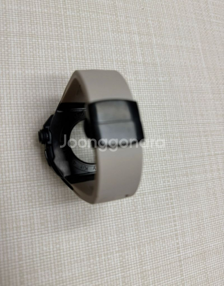 애플워치 울트라1,2 리차드밀 케이스 팝니다--5