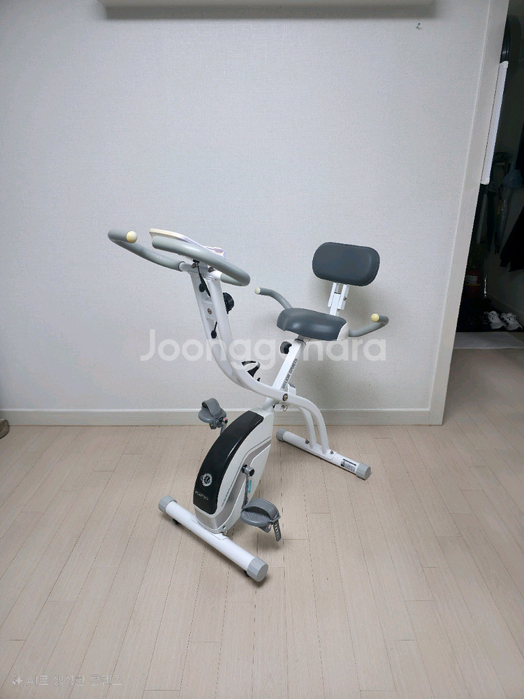 실내 자전거 운동기구 새것급 / 접이식 / LCD / 바퀴 O--0