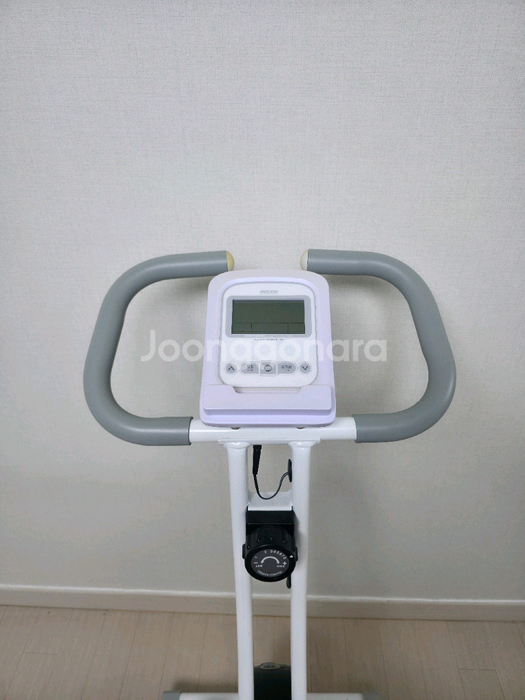실내 자전거 운동기구 새것급 / 접이식 / LCD / 바퀴 O--4