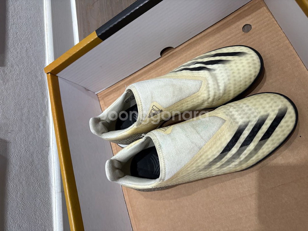 아디다스 고스티드 풋살화 270--0