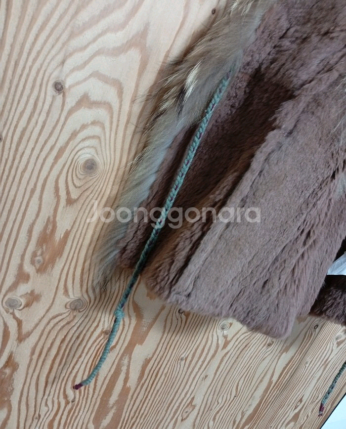 써스데이아일랜드 빈티지 토끼털 베스트--3