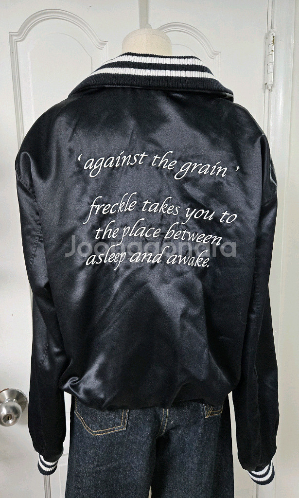 프레클 새틴 바시티자켓--3