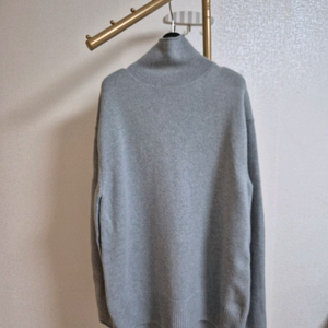 캐시미어 터틀넥 니트