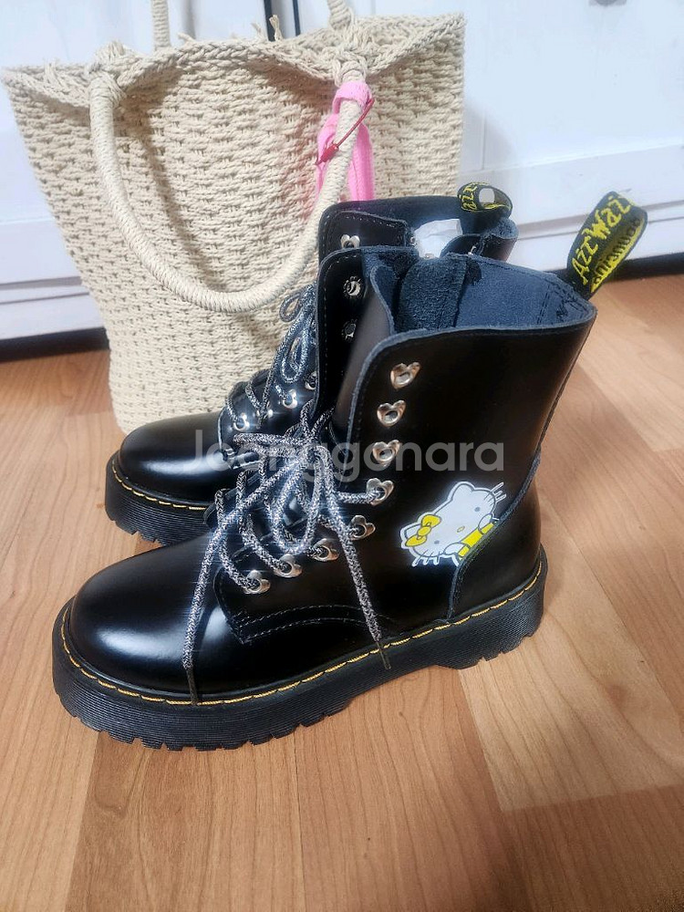 헬로키티 제이든 닥터마틴 부츠 245--1