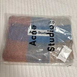 아크네 스튜디오 체크 머플러