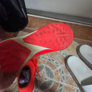 아디다스 프레데터 풋살화 260mm팝니다