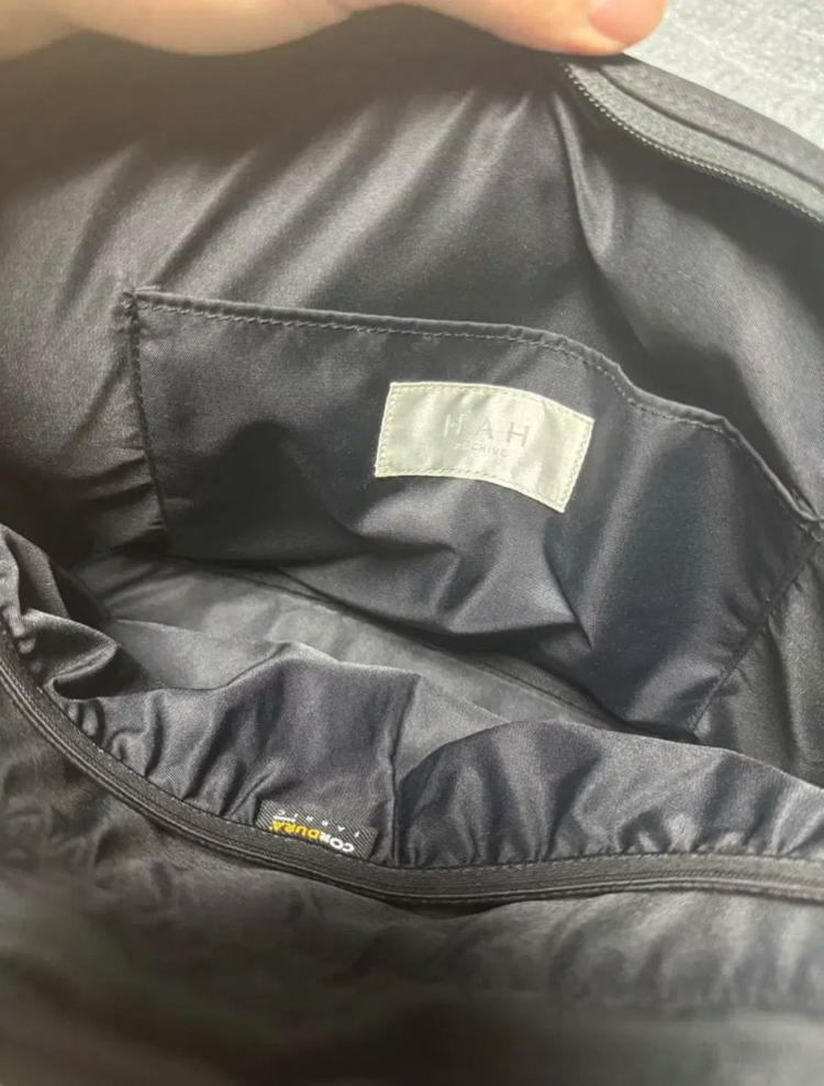 하 아카이브 5포켓 아이패드 크로스백--3