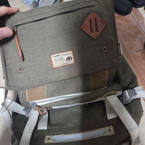 수납공간 넓은 가방 팝니다