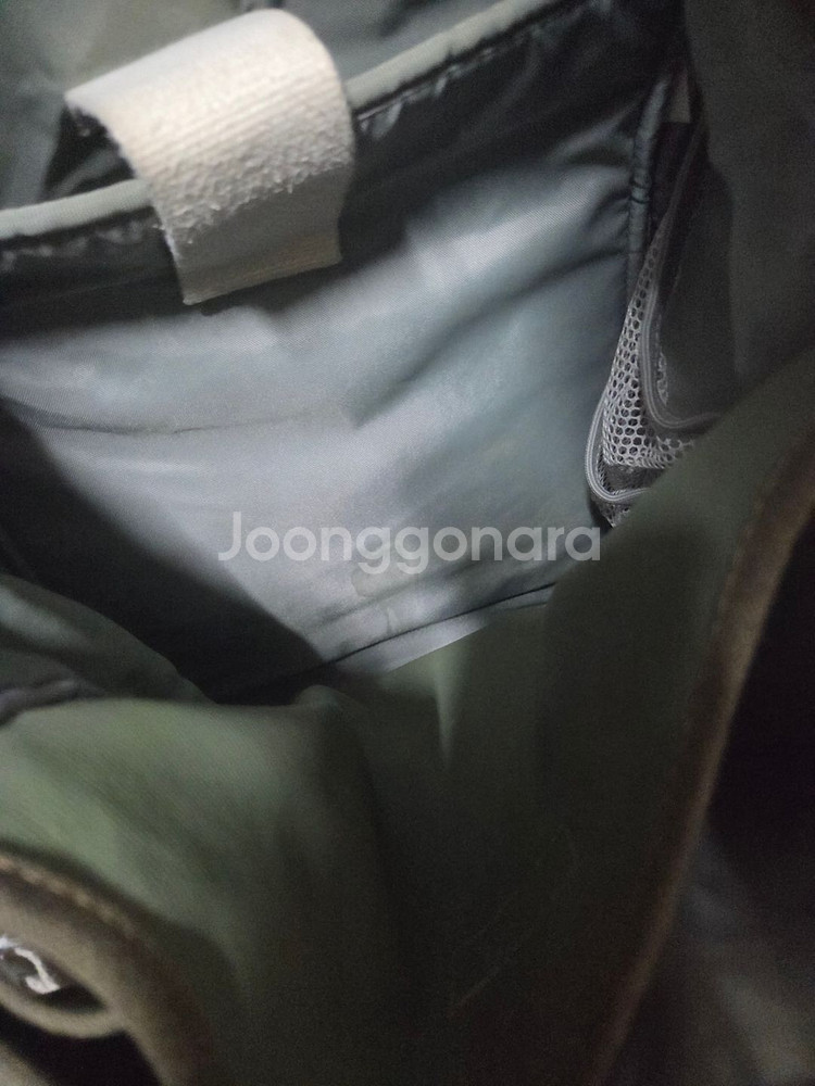 수납공간 넓은 가방 팝니다--2