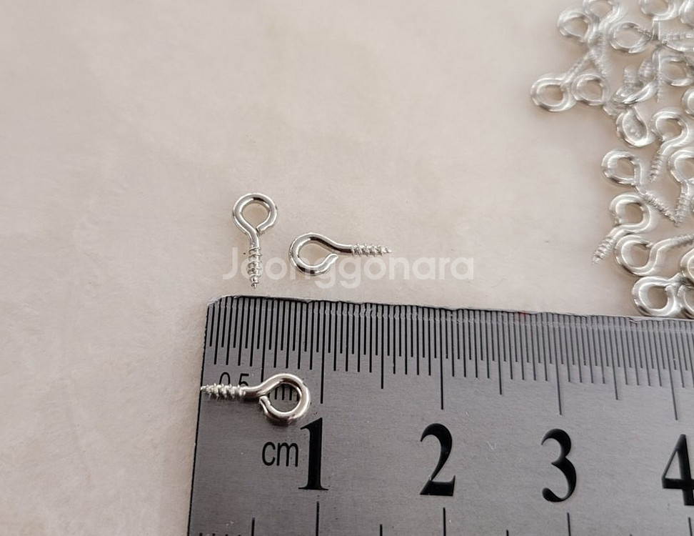 고리나사 못 약 9미리 100개 일괄--1