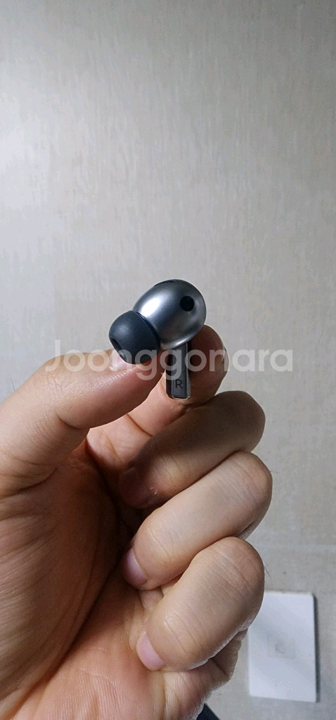 버즈 3 프로 실버 왼쪽,오른쪽 유닛 판매합니다--0