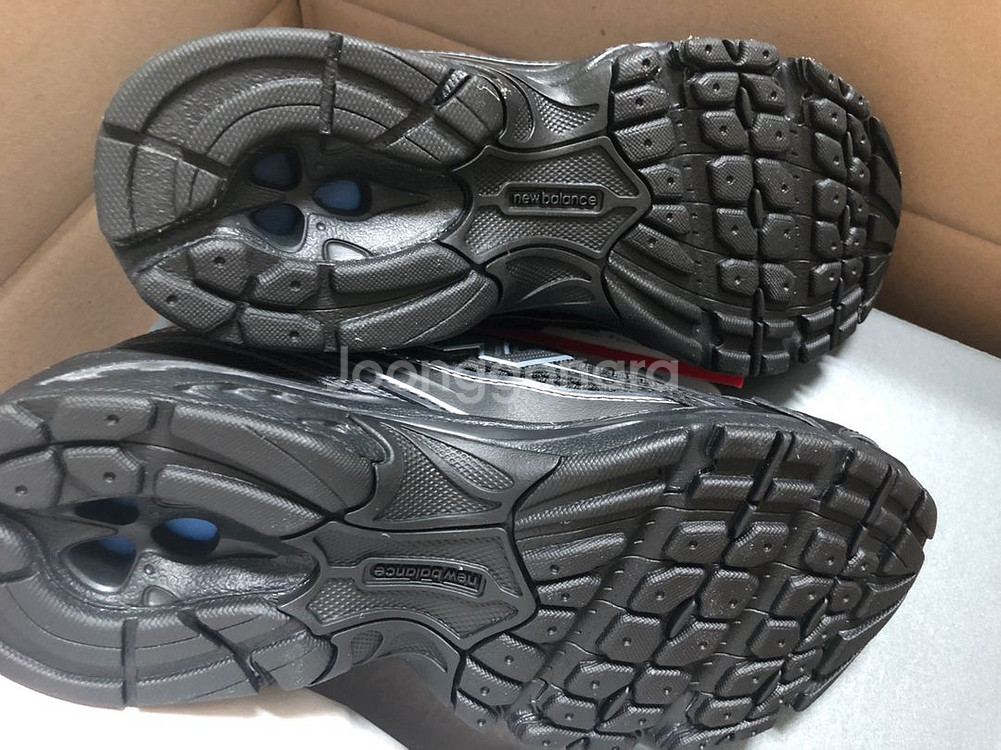 (새상품)뉴발란스 740 블랙--2