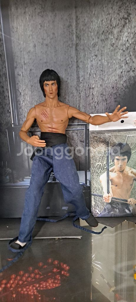 한정판 28cm용쟁호투 이소룡피규어 일본구입--2