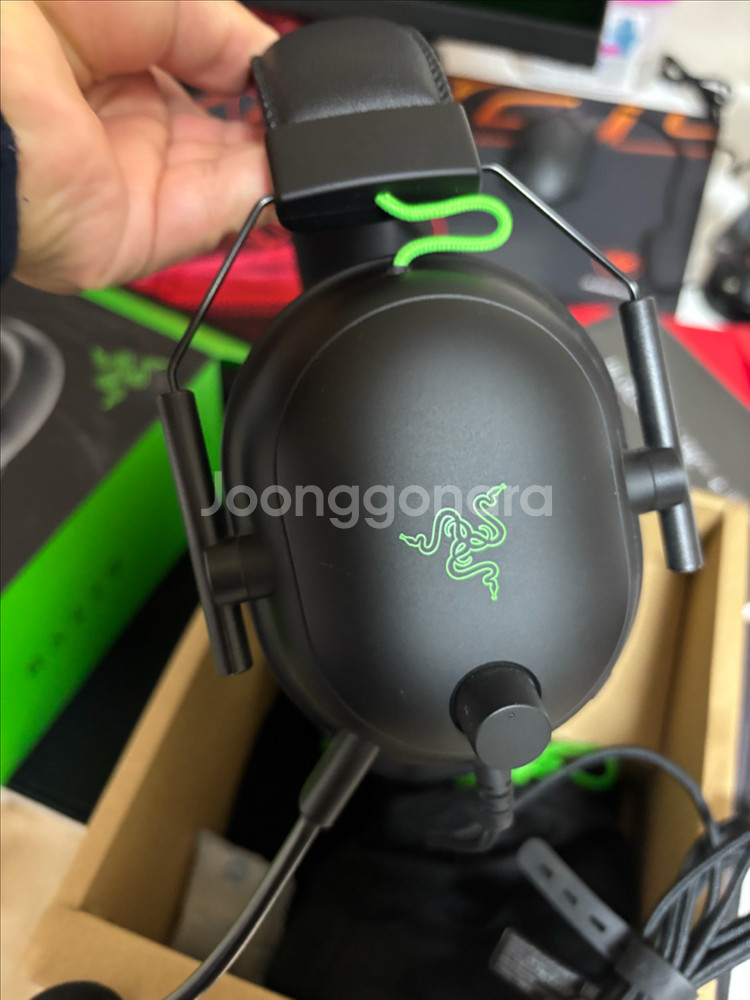 레이저 블랙샤크 V2+ 게이밍 헤드셋--3