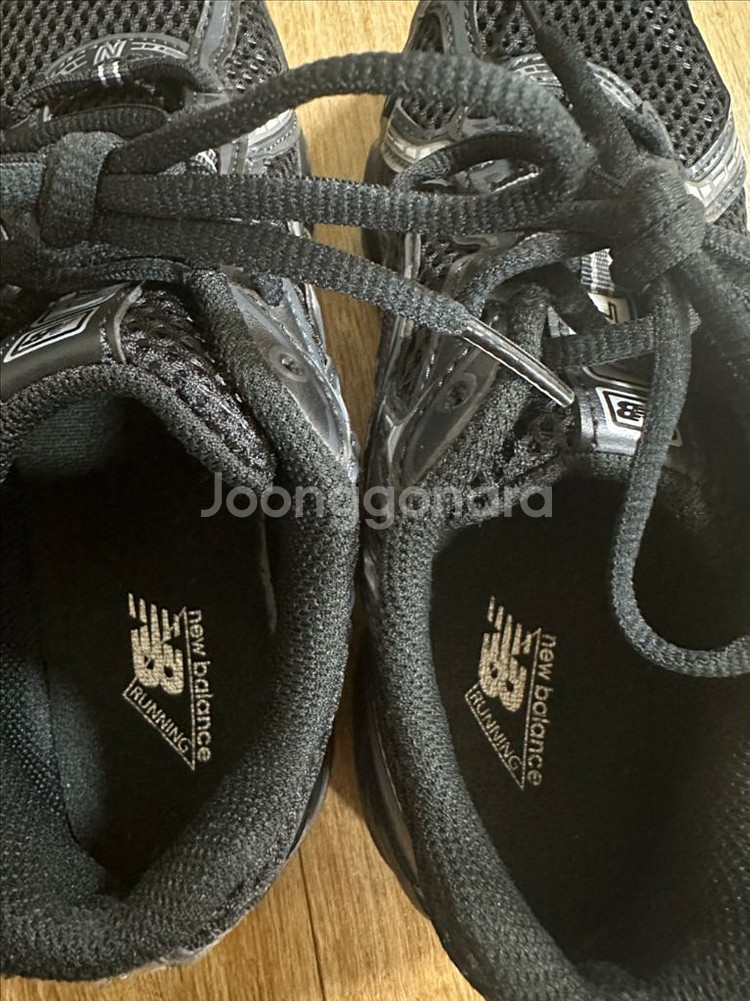 뉴발란스 740 사이즈 225--5