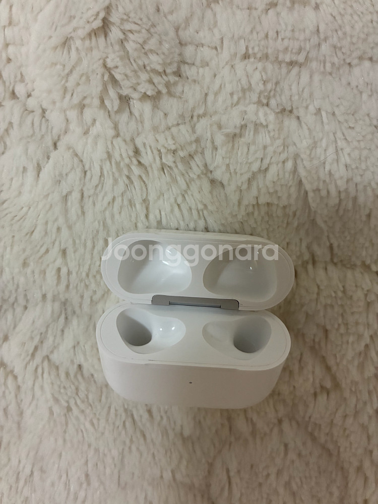 에어팟 3세대 본체--1