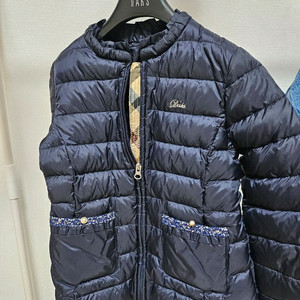 닥스키즈 여아 경량패딩 130 사이즈 팝니다