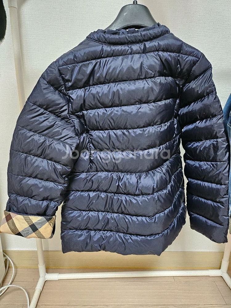 닥스키즈 여아 경량패딩 130 사이즈 팝니다--1